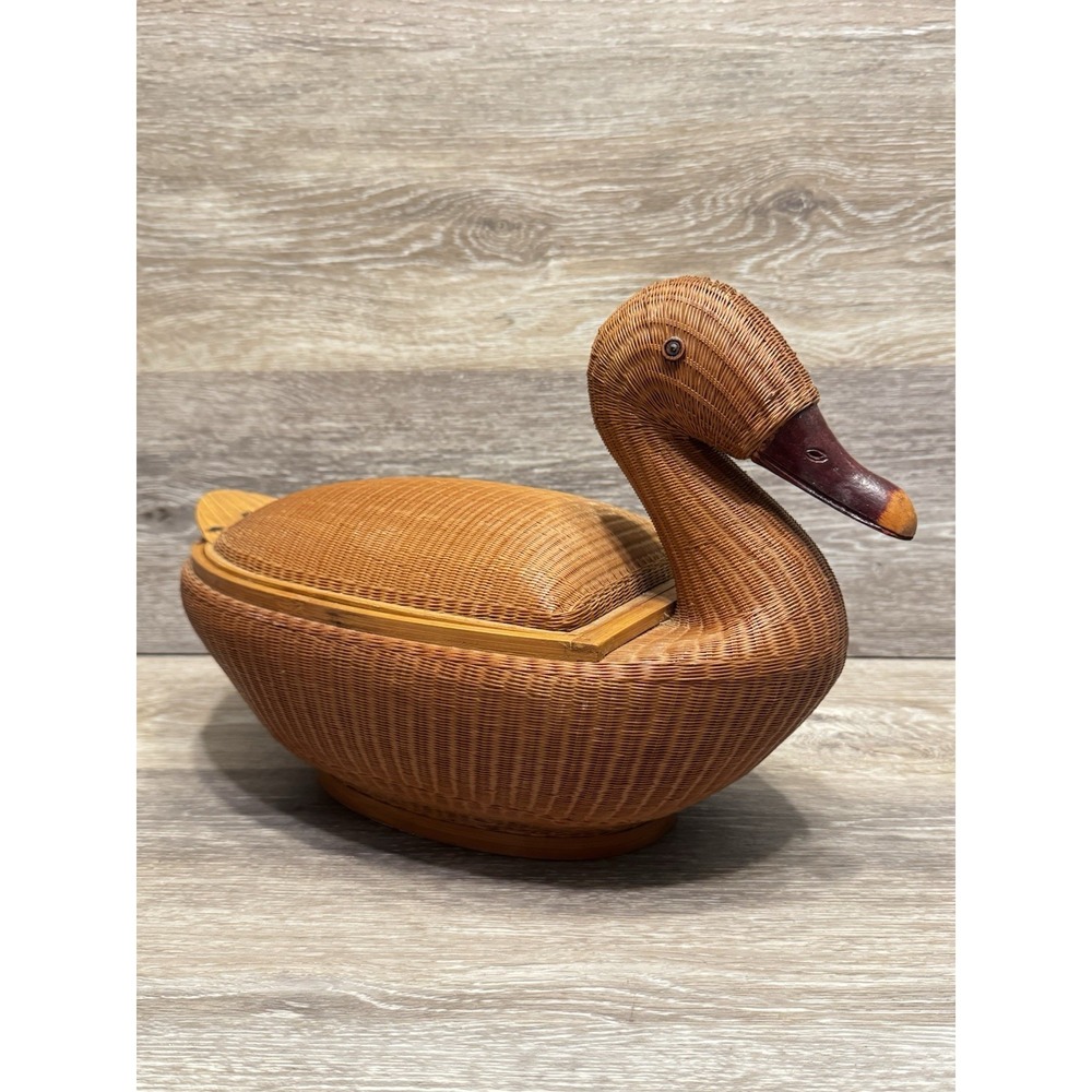 Vintage Duck w Lid Wicker Bamboo woven Rattan Storage Basket MCM